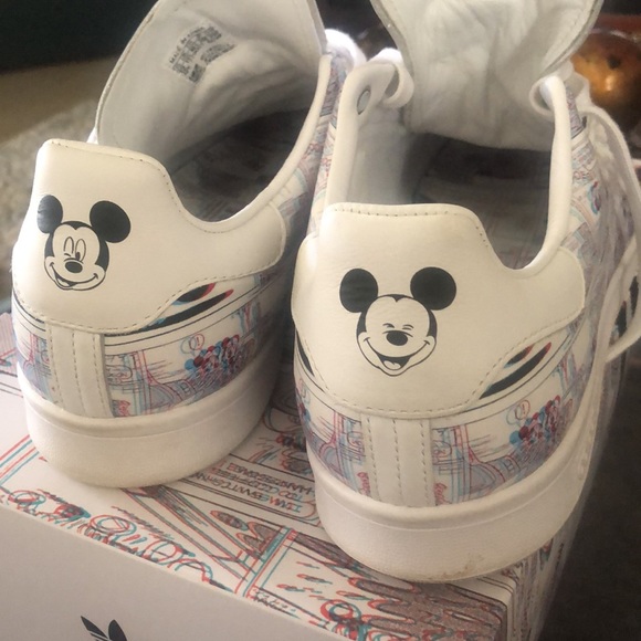 Men’s Adidas Disney 3D Sneaker - Picture 3 of 3
